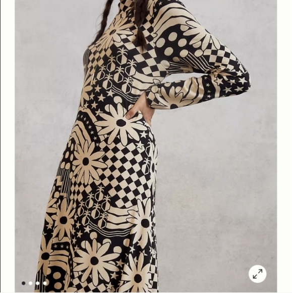 Sold - Picture 3 of 6